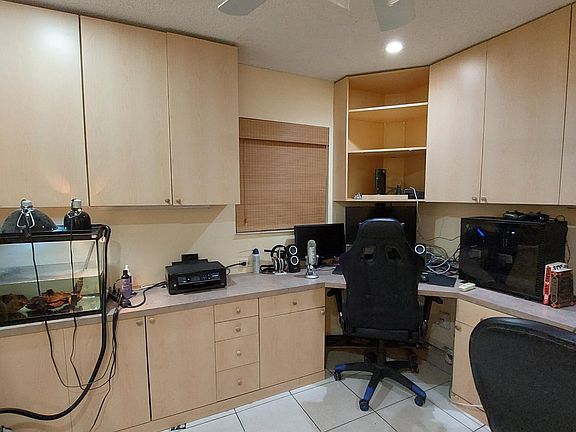4th image of 430 Commodore Dr APT 212