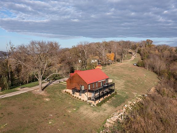 42nd image of 327 Stoneybrook Rd