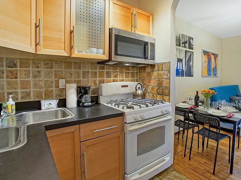 513 12th St #2L — Photo 7