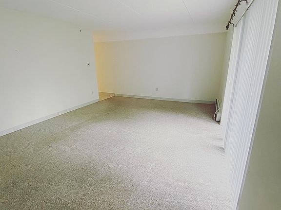 4th image of 32 Whites Ave #F2202