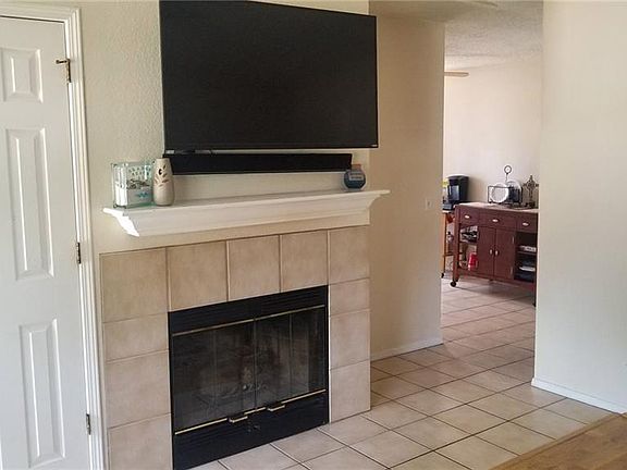 4th image of 27 Brookhollow Pl