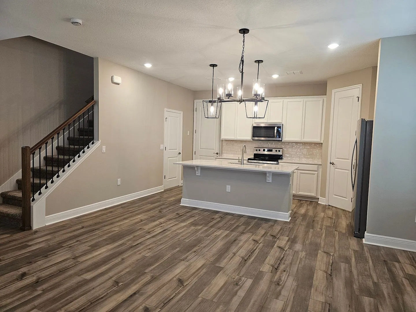 3 bed, 2.5 bath, 1788 sqft, $2,750 — Photo 2
