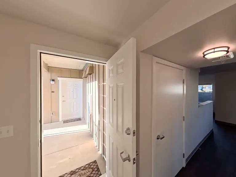 900 N Oak Harbor St #900 — Photo 8
