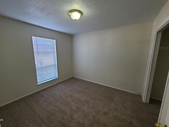 5th image of 1102 Yukon Dr #1102