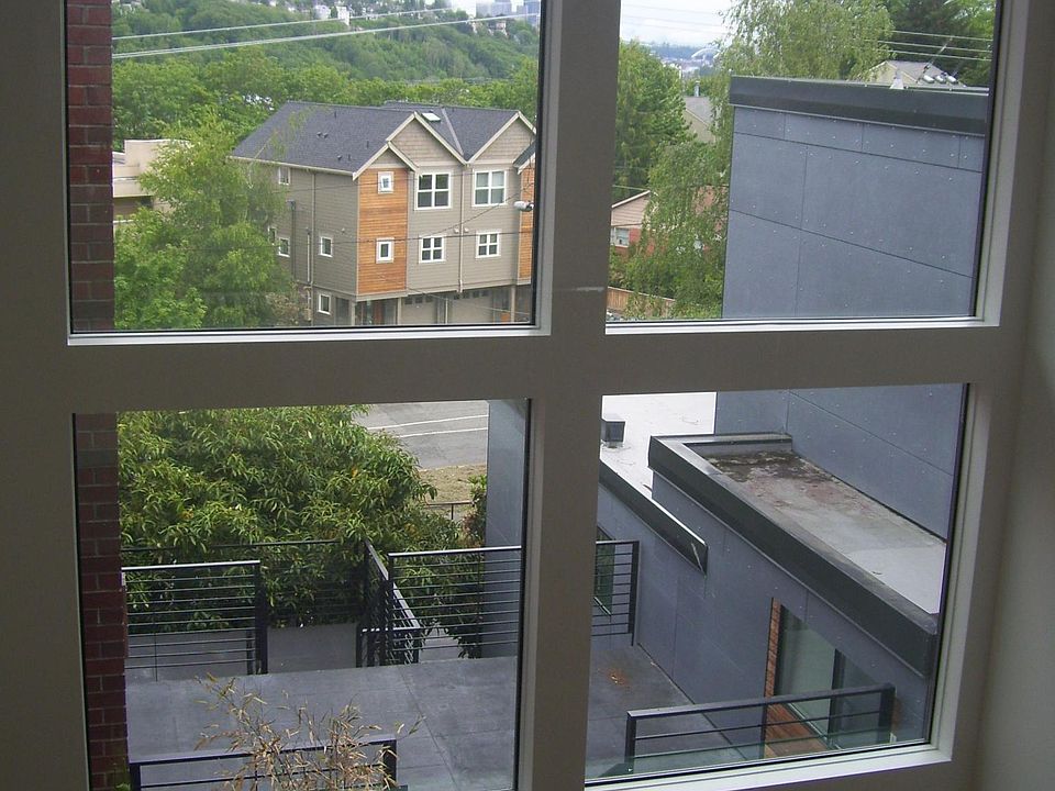 1st image of 2404 Thorndyke Pl W APT 1