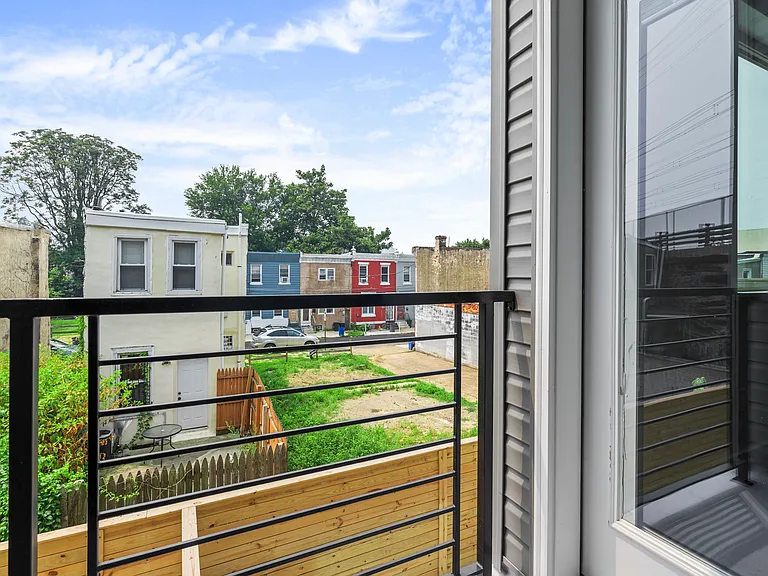 1108 W Dauphin St #201 — Photo 9