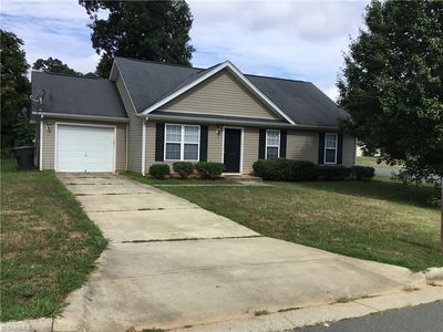 1200 Maury Ln, Greensboro, NC, 27401