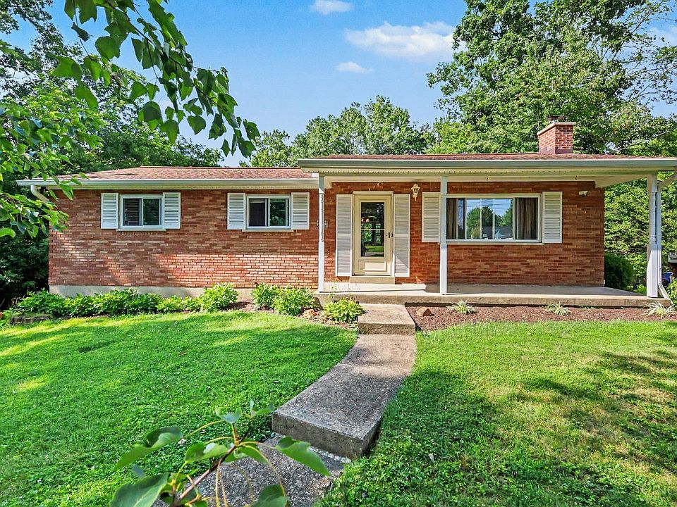 1st image of 894 Meadow Ridge Dr