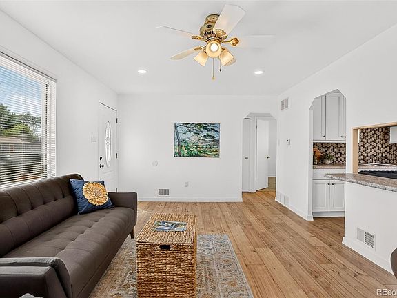 3rd image of 7791 Niagara Street