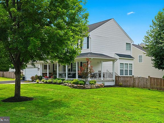 2nd image of 404 Autumn Chase Ct