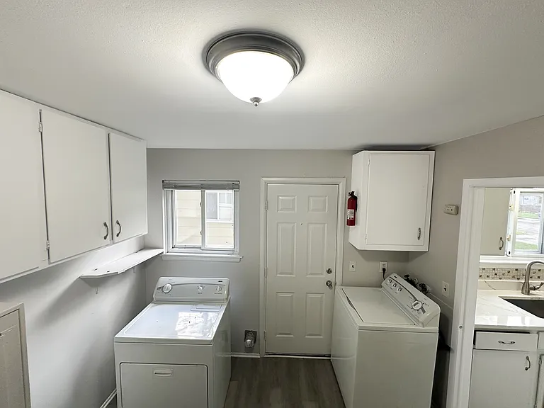 4236 Joliet Ave — Photo 12