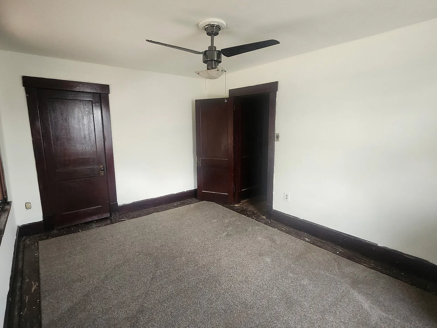 3 bed, 960 sqft, $1,200 — Photo 4