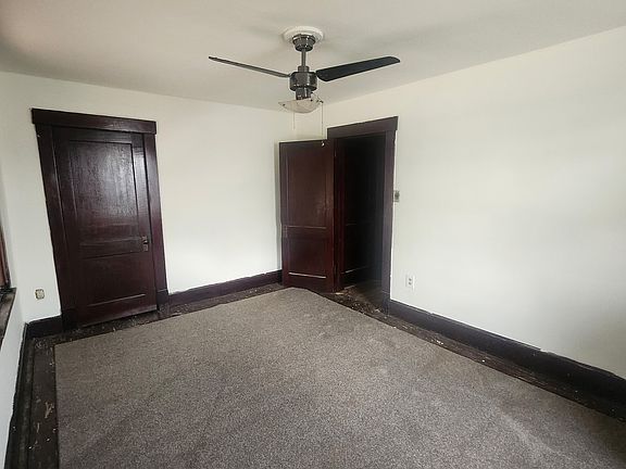 4th image of 456-58 Strayer St