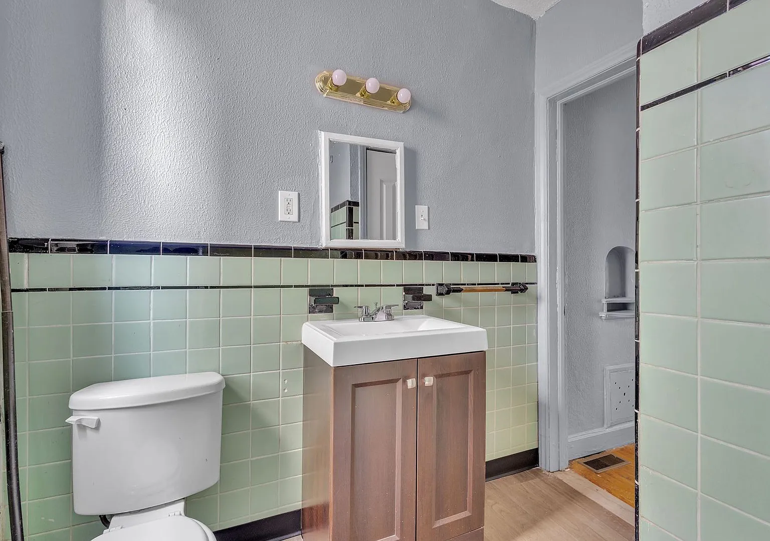 Manderson 17701 - R - Boston Edison Towers Llc - 17701 Manderson Detroit, Mi 48230 — Photo 2