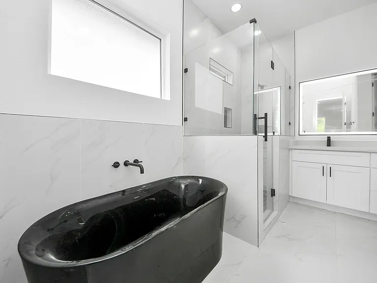 8313 Venus St — Photo 19