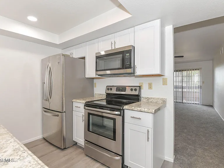 3131 W Cochise Dr #213 — Photo 2