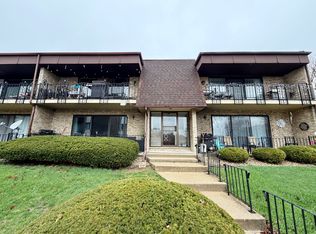 9111 S Roberts Rd APT 8A, Hickory Hills, IL