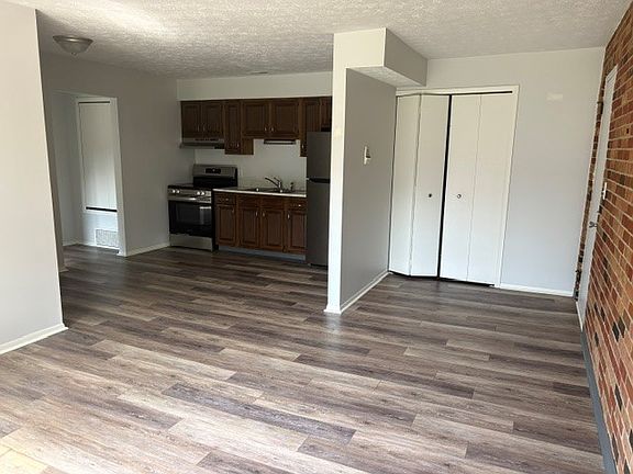 3rd image of 1700 Beechwood Ave NE APT 7