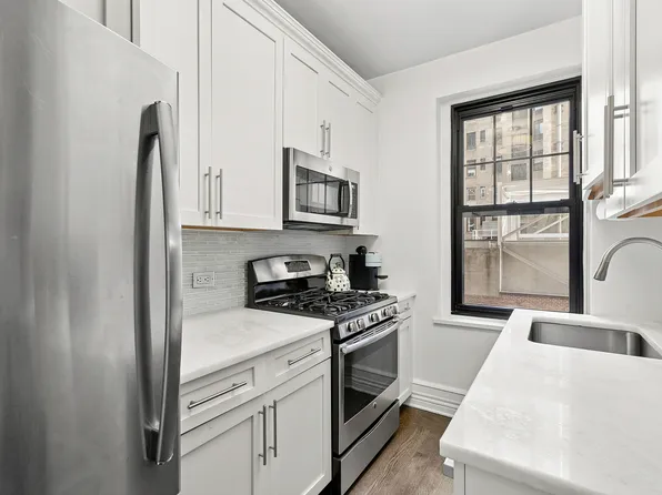 172 West 79th Street image 3 of 6