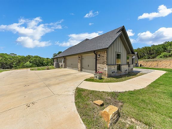 2nd image of 2033 Bedford Ct