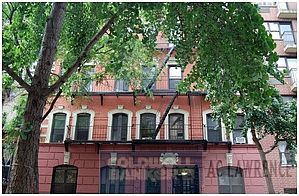 3rd image of 256 E 10th St APT 5D