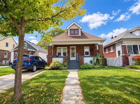 1827 Moy Ave, Windsor, ON N8W 2M3