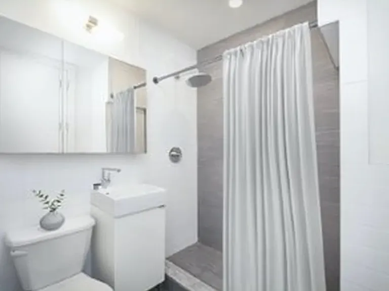 207 E 33rd St #4E — Photo 4