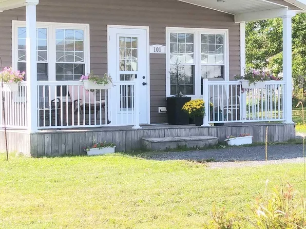 101 Acadia Ave, Stellarton, NS B0K 1S0