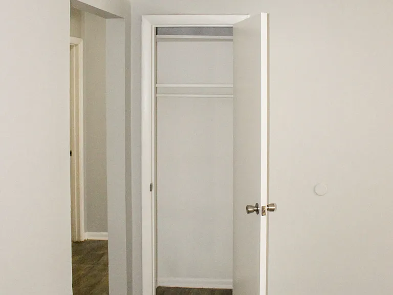 Willow Creek Apartments — Photo 11