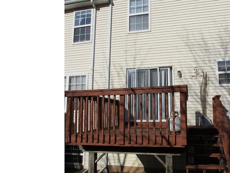 343 Glenn Rose Cir — Photo 15