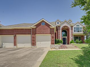 2440 Whispering Breeze Dr, Grand Prairie, TX 75050
