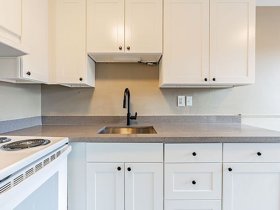 4th image of 3059 Island Crest Way #16
