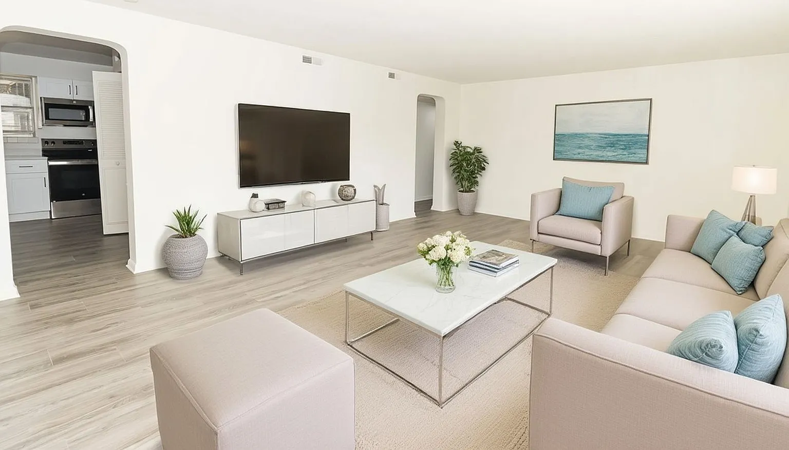 2 bed, 1.0 bath, 1100 sqft, $1,195 — Photo 3