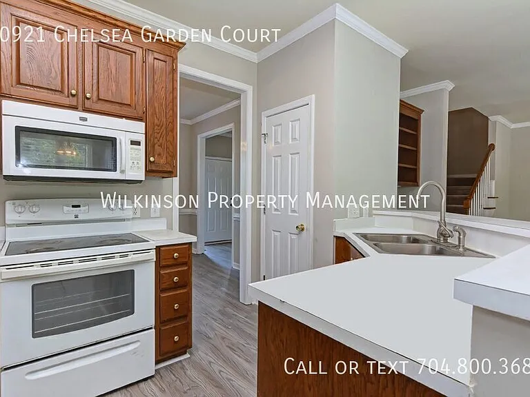 10921 Chelsea Garden Ct — Photo 19