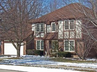 1213 Sunnybrook Dr, Naperville, IL 60540