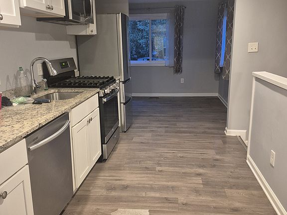 3rd image of 608 Blandford St