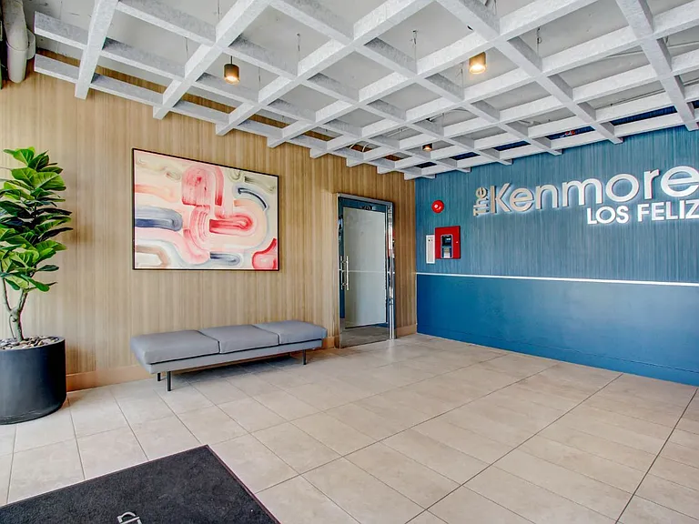The Kenmore Los Feliz — Photo 10
