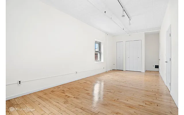 Sold by Douglas Elliman | media 44