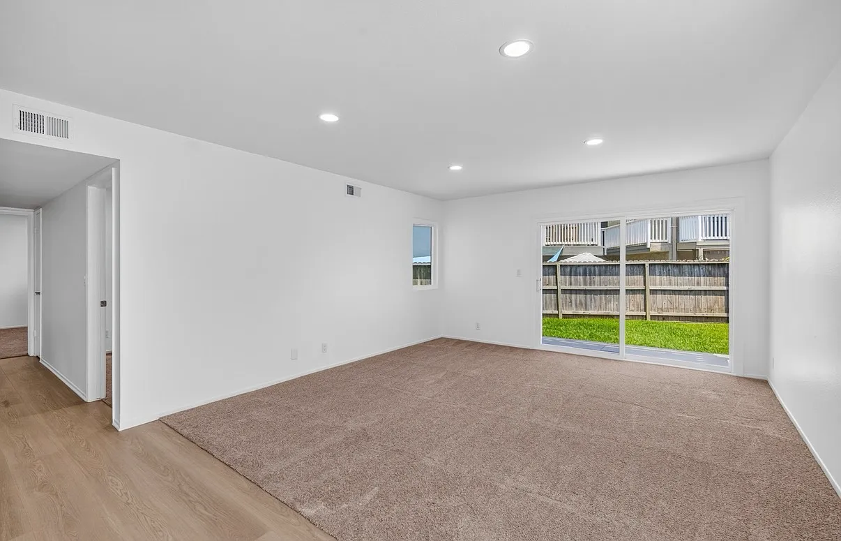 2 bed, 1140 sqft, $1,900 — Photo 3