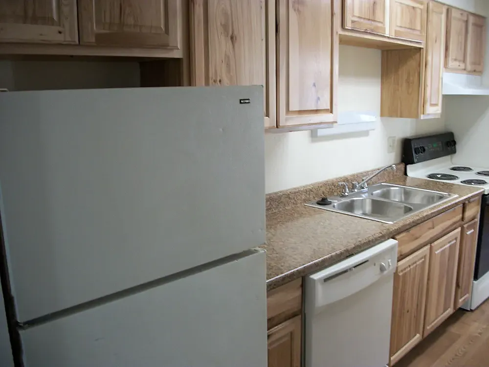 Falcon Apartments — Photo 2