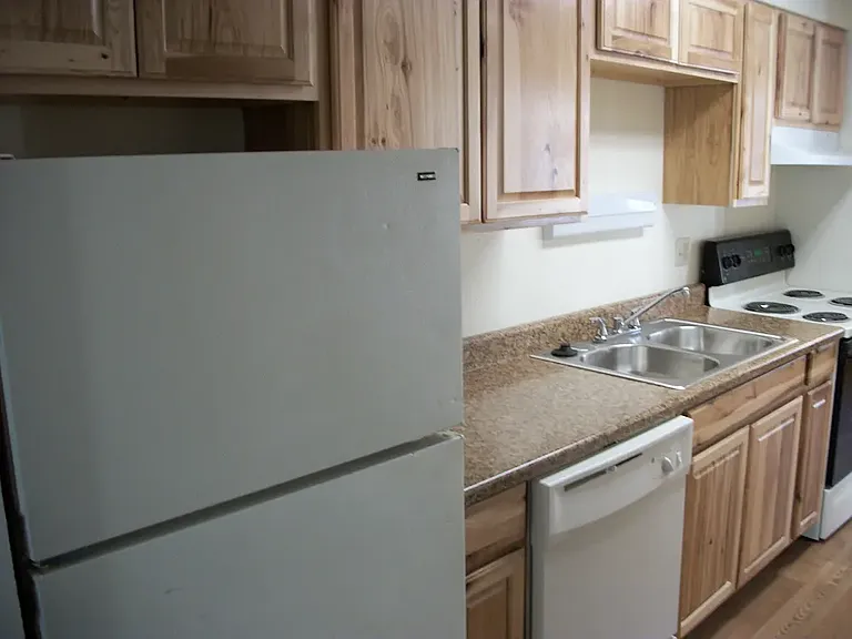 Falcon Apartments — Photo 2