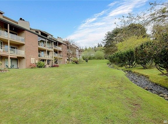 3rd image of 23001 Lakeview Dr
