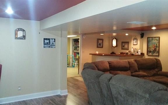 5th image of 3909 W Maryland St