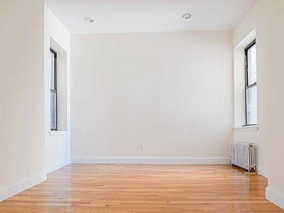4th image of 433 Rogers Ave #14