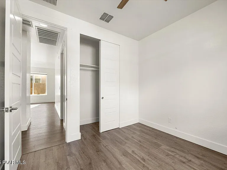 1643 Stratford Pl — Photo 27