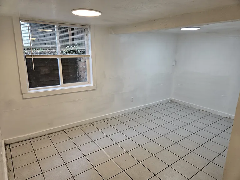 850 NW Polk Ave — Photo 9