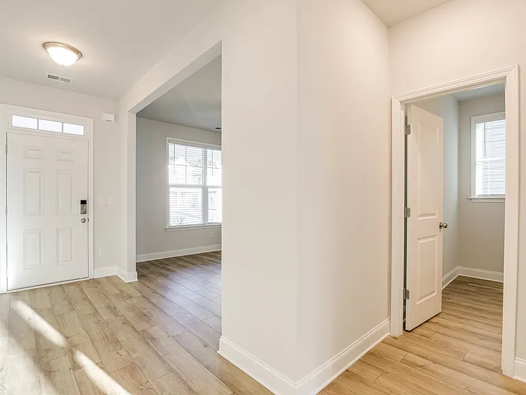360 Caledonia Ct — Photo 6