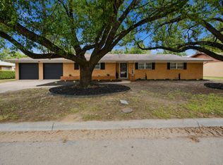 1389 N Wildwood Dr, Stephenville, TX 76401
