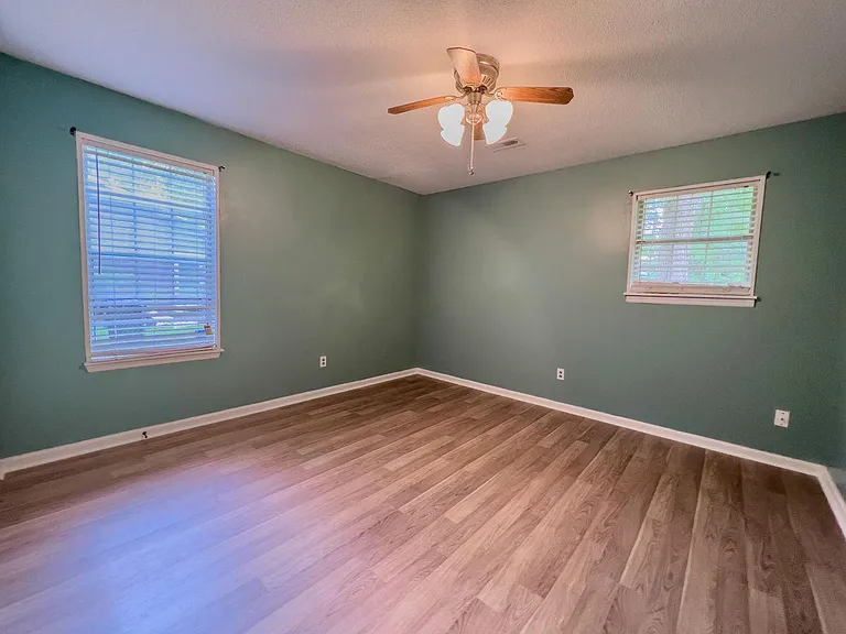 104 Stephen Ct — Photo 13