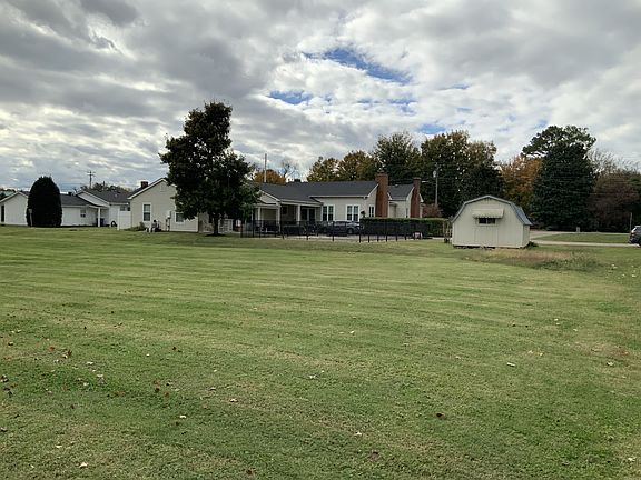 5th image of 202 N Horton Pkwy